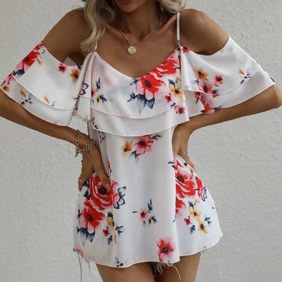 ☀️BNWOT Floral Print Cold Shoulder Ruffle Trim Blouse! - Picture 2 of 7